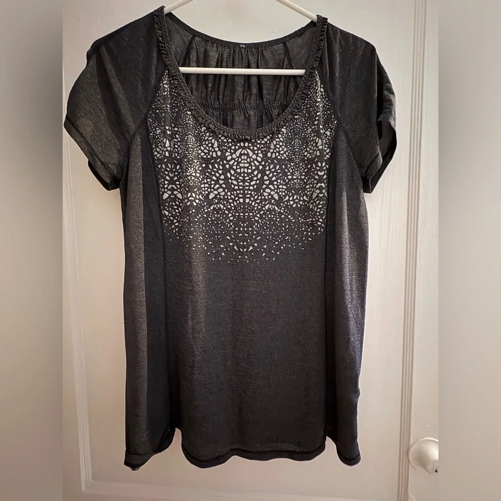 Lululemon Athletica Wild Short sleeve tech t shirt, size 8